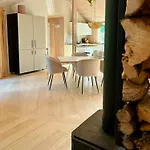 Dom wakacyjny Modern Family House Near Mon Harbour Askeby