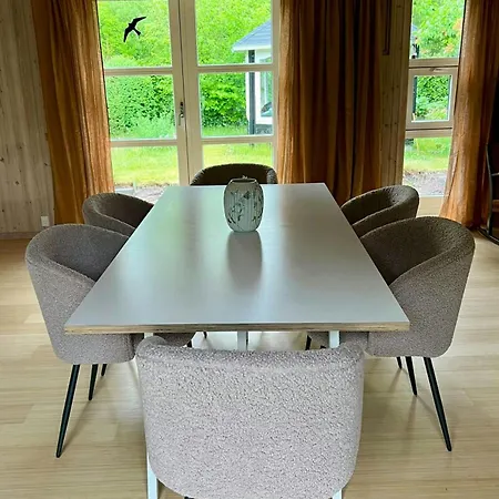 Modern Family House Near Mon Harbour 펜션