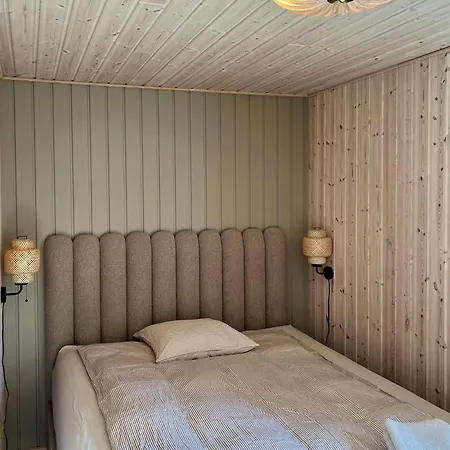 Modern Family House Near Mon Harbour 펜션